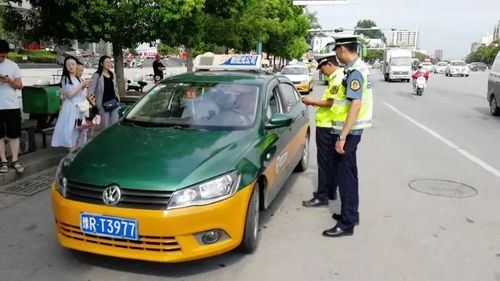 南陽(yáng)交通執(zhí)法 宣傳與整治并舉 促出租汽車文明服務(wù)提質(zhì)